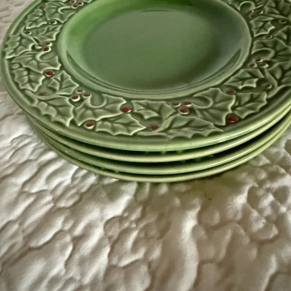 American Atelier Green Holly salad size Plates set of 4 - Picture 4 of 5